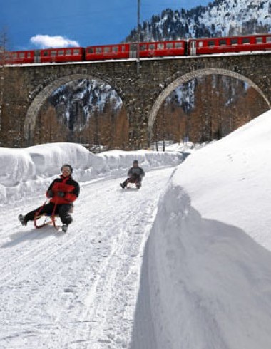 Schlitteln und Brücke