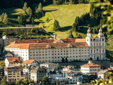 2023-06-19-153129-kloster-disentis-benediktinerabtei-schweiz-tourismus