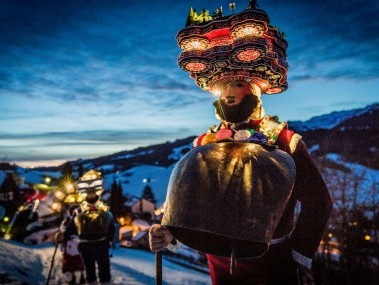 Silvesterchlausen bei Nacht