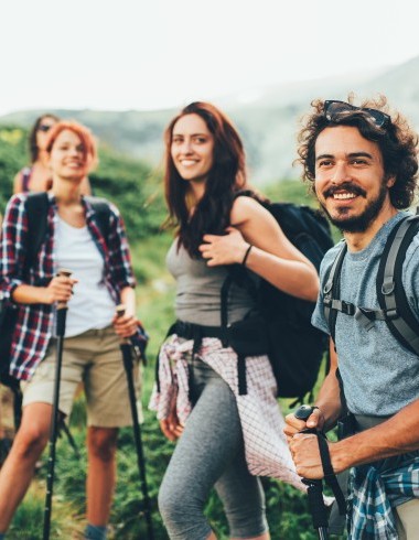 6-Köpfige Teenager am Wander