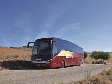 Marti Car in trockener Landschaft