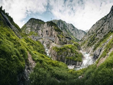 Schöllenenschlucht mit Teufelsbrücke©Roman Flepp_twintheworldagency