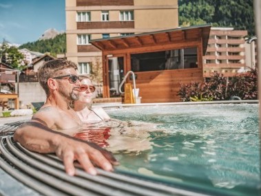 therme51outdoor-pool2-cmyleukerbadag-1