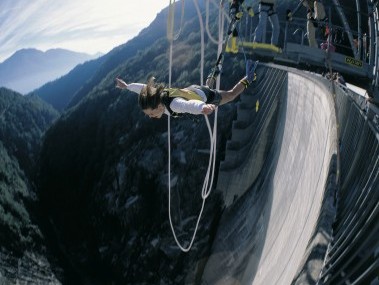 James Bond Bungee Jump Diga della Verzasca