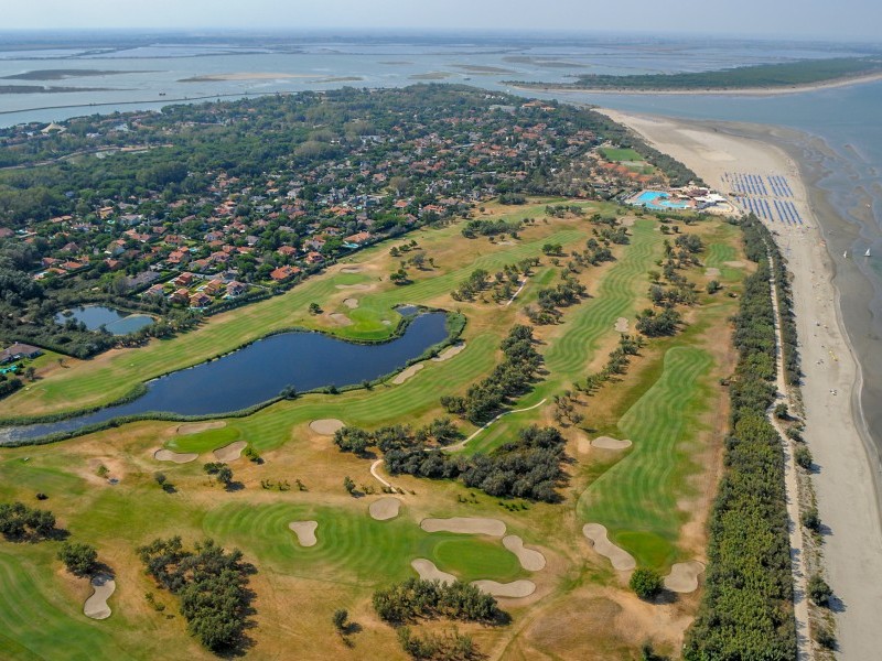 Centre de vacances vu du ciel - Albarella Resorts