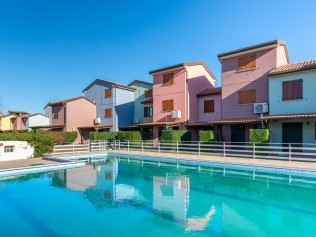 Piscine lors des appartements de vacances - Albarella Resorts