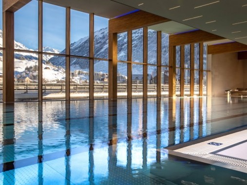 Piscina per grandi e piccoli nuotatori - Andermatt Reuss