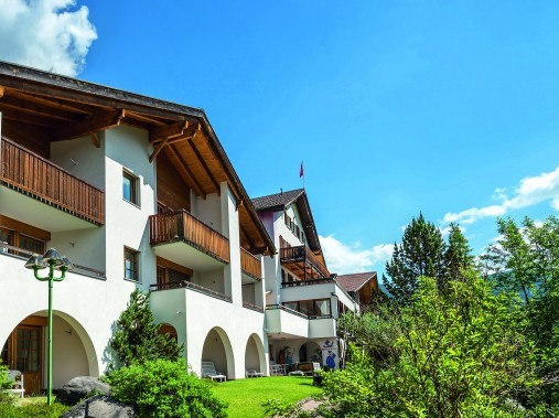 Aussenansicht im Sommer - Aparthotel Muchetta