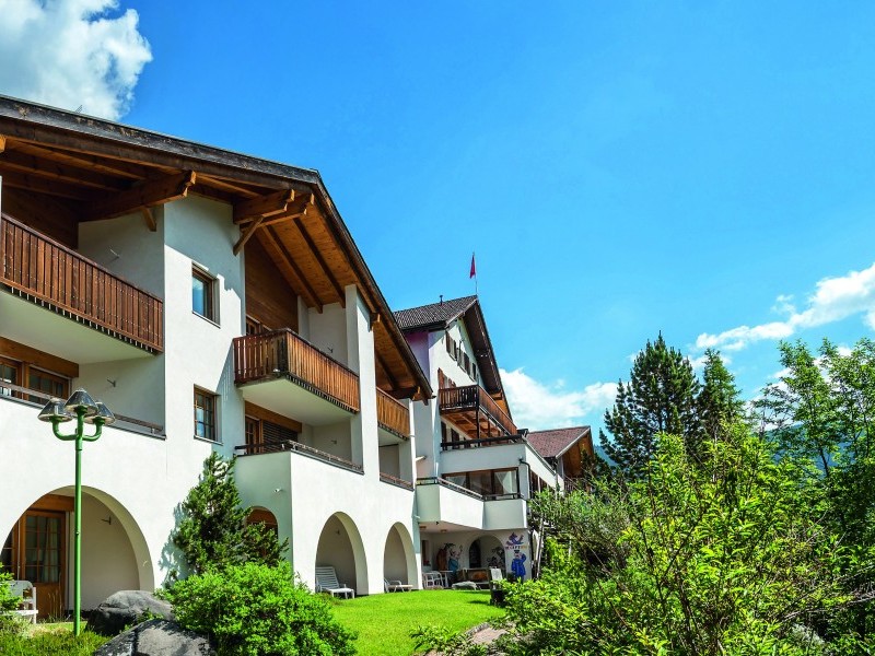 Aussenansicht im Sommer - Aparthotel Muchetta