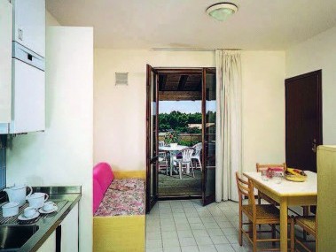 Küche mit Essbereich - Appartements Barbara