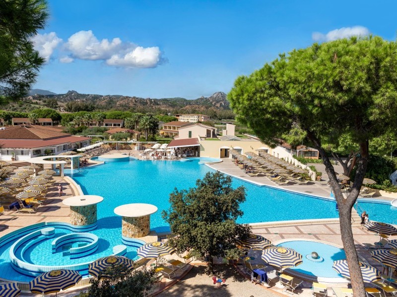 Schwimmbad für kleine und grosse Wasserratten - Tirreno Resort Orosei