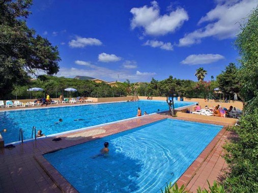 Piscine pour petits et grands - Baia Verde Club Hotel