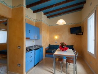 Wohnzimmer mit Essbereich - Park Gallanti