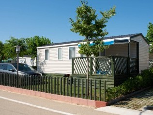 Aussenansicht - Camping Resort Els Pins