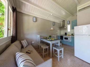 Wohnzimmer mit Essbereich - Camping Vendrell Platja