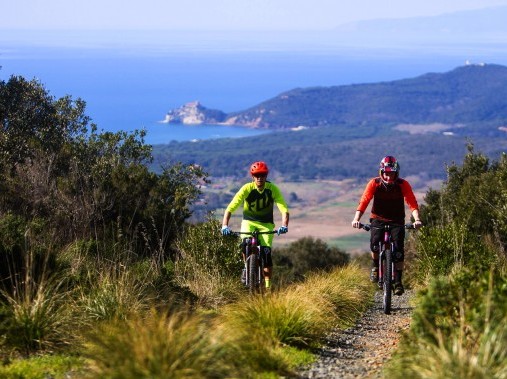 Tours à vélo - Camping Village Le Rocchette
