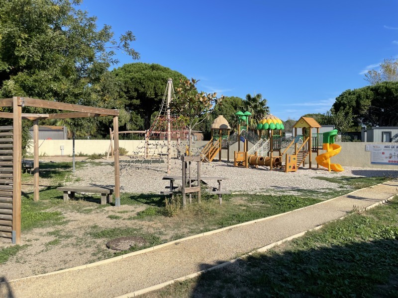 Spielplatz - Campingvillage / Residence Les Mûriers