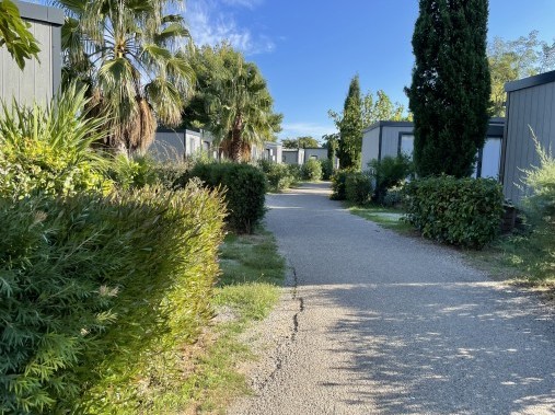 Vue extérieure des appartements de vacances - Campingvillage / Residence Les Mûriers