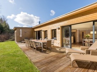 87653_enterparcs_les_trois_forets_vip_erneuert_ferienhaus_terrasse