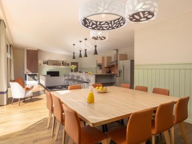 Wohnzimmer mit Essbereich - Center Parcs Les Trois Forêts