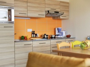 Salon avec coin repas - Center Parcs Park Bostalsee