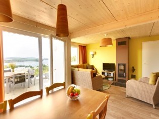 Salon avec coin repas - Center Parcs Park Bostalsee