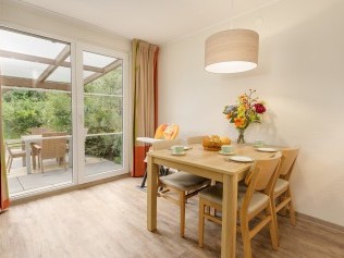 Salon avec coin repas - Center Parcs Park Hochsauerland