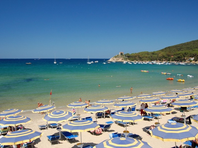 Beach right in front of the holiday flat - Elbamar Procchio Residence - Procchio Elba