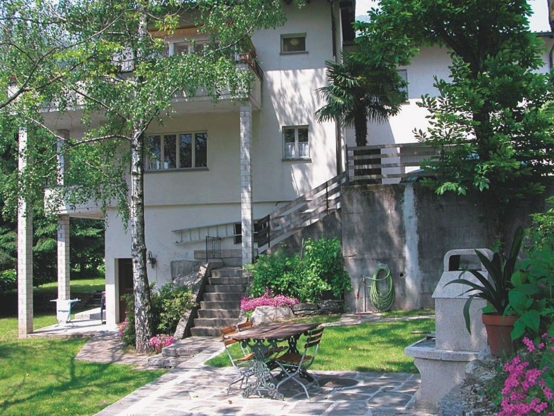Aussenansicht im Sommer - Ferienhaus Acacia
