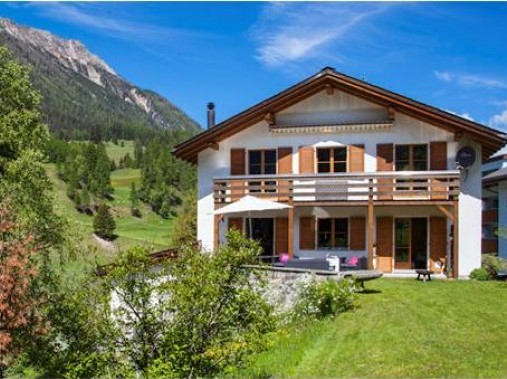 Vue extérieure en été - Maison de vacances Albulablick Bergün