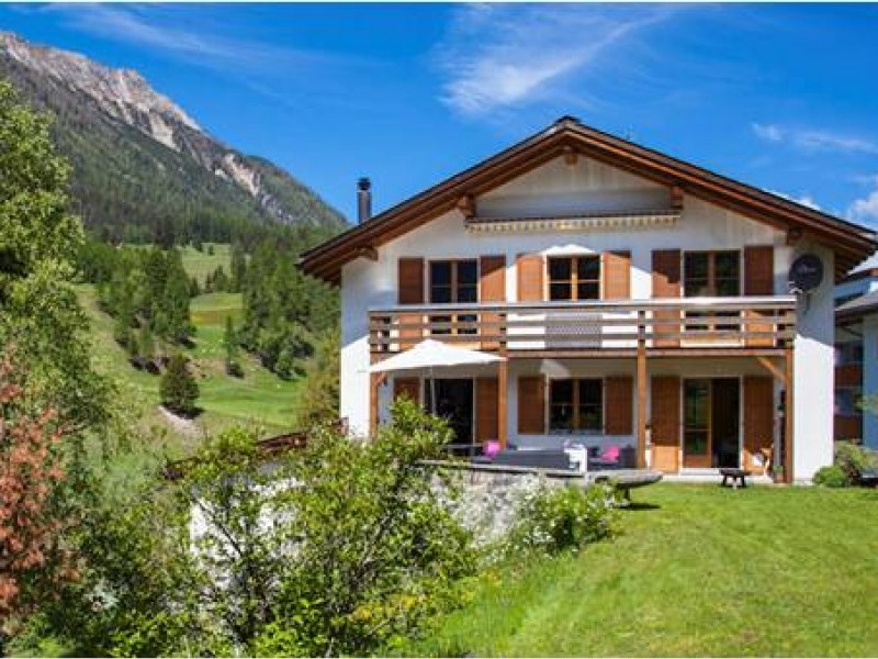 Vue extérieure en été - Maison de vacances Albulablick Bergün