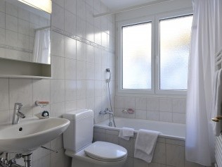 Badezimmer - Ferienhaus Alte Post