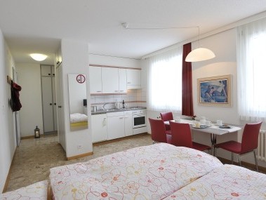 Küche mit Wohnzimmer - Ferienhaus Alte Post