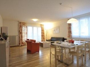 Wohnzimmer mit Essbereich - Ferienhaus Alte Post
