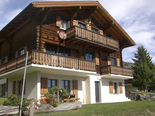 Aussenansicht im Sommer - Ferienhaus Beata