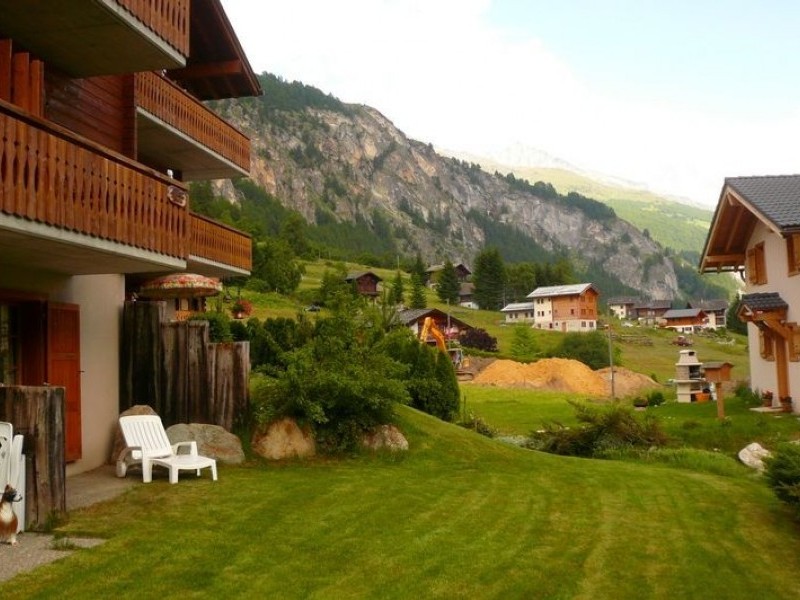 Aussenansicht im Sommer - Ferienhaus Bel Alp