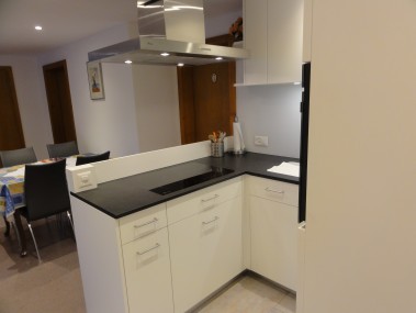 Küche mit Essbereich - Ferienhaus Belmunt