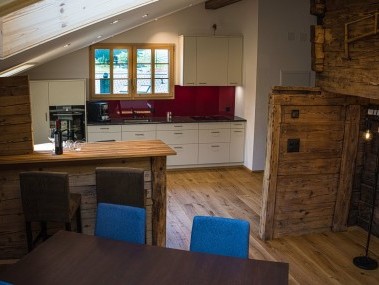 Küche mit Essbereich - Ferienhaus Brünig