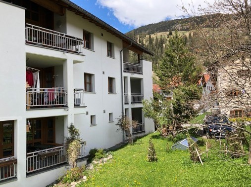 Vue extérieure en été - Maison de vacances Chavallera Bergün