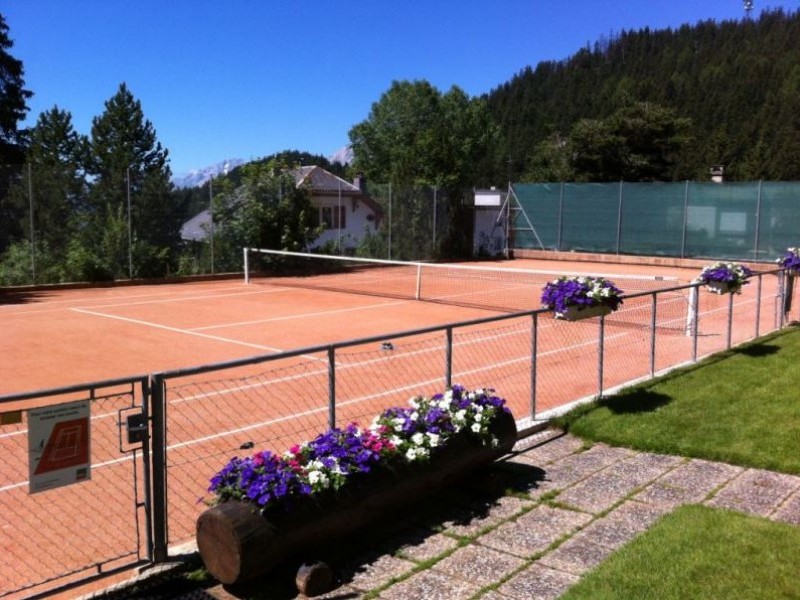 Court de tennis - Maison de vacances Cransalpin