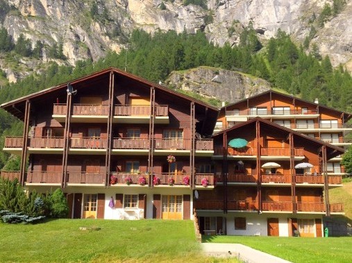 Aussenansicht im Sommer - Ferienhaus Dent-d'Hérens