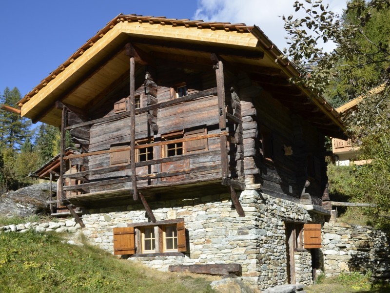 Aussenansicht im Sommer - Ferienhaus Diablotin