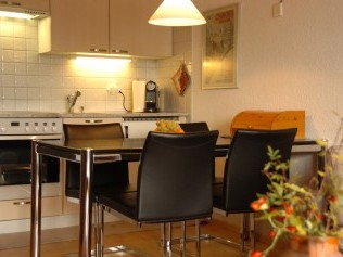 Küche mit Essbereich - Ferienhaus Eglantine