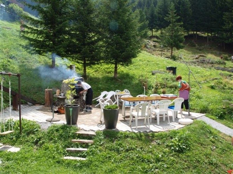Gemütlicher Aussensitzplatz - Ferienhaus Erbji