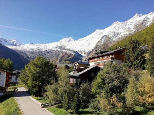 Aussenansicht im Sommer - Ferienhaus Floralpina