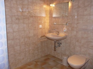 Badezimmer - Ferienhaus Flüehblüemli