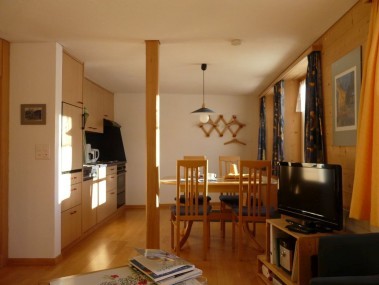 Küche mit Essbereich - Ferienhaus Flüehblüemli