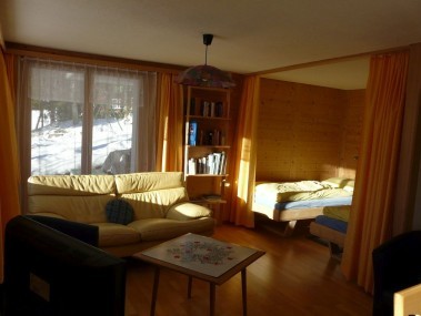 Wohn- und Schlafzimmer - Ferienhaus Flüehblüemli