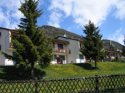 Vista esterna in estate - Casa di vacanza FSG Samedan