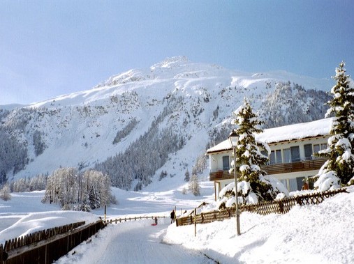 Vue extérieure en hiver - Maison de vacances FSG Samedan